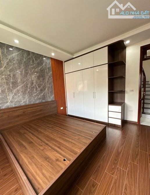 Bán nhà 5 tầng, Đa Sỹ, Ngõ rộng thênh thang, Ô tô 7 chỗ vào tận cửa nhà, giá nhỉnh 8 tỷ - 6