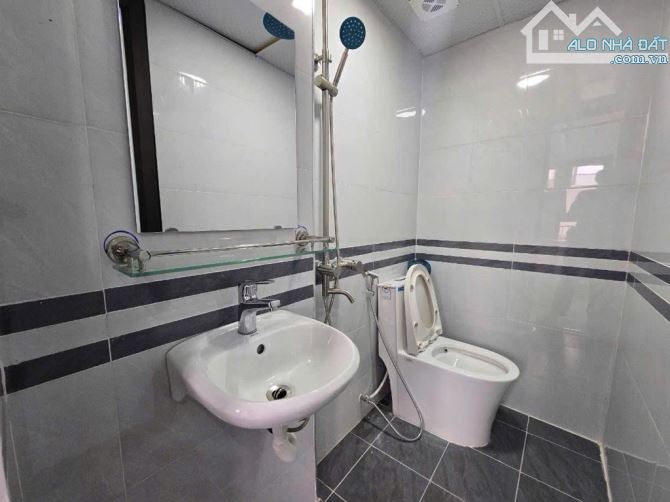 💥HOÀNG QUỐC VIỆT - CĂN HỘ DÒNG TIỀN - MẶT NGÕ THÔNG - 10 PHÒNG KHÉP KÍN FULL NỘI THẤT - T - 6