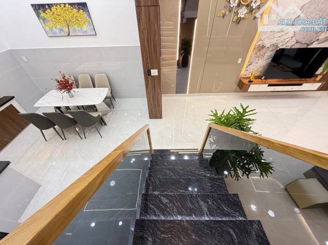 GIÁ TỐT KHU QUẬN 10 - HẠ GIÁ CÒN 5,76TỶ ĐƯỜNG TAM ĐẢO, NGAY KHU CƯ XÁ BẮC HẢI. SỔ CHUẨN - 6