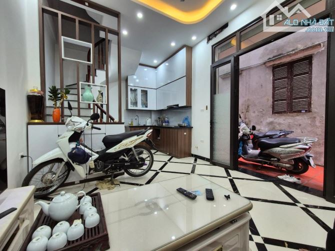 Nhà Đẹp - An cư - Phố Vip Lê Trọng Tấn - 30m2- 5 tầng- Chỉ 8 T - 6