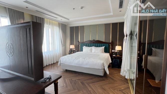 Bán khách sạn mặt phố Hàng Bông DT 195m2 x 11 tầng, MT 7.8m - 40 phòng - Giá 188 tỷ - 7