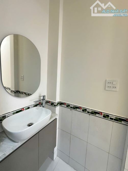 Bán nhà trệt lầu mới hẻm 105 Trần Quang Diệu - 7