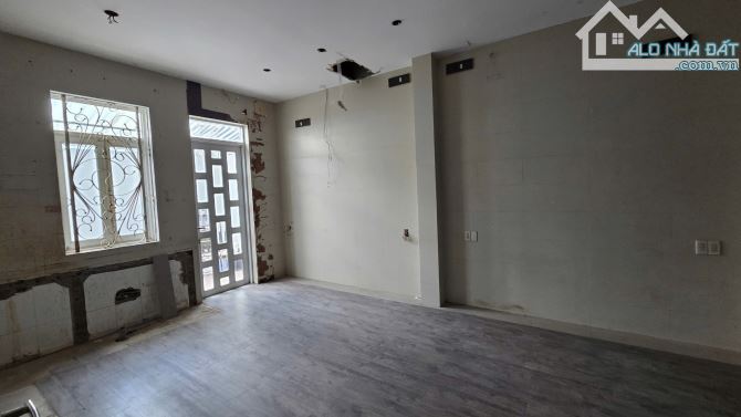 Cho thuê Toà nhà biệt thự mặt tiền nhánh D2D đường Võ Thị Sáu, p. Thống Nhất - 7
