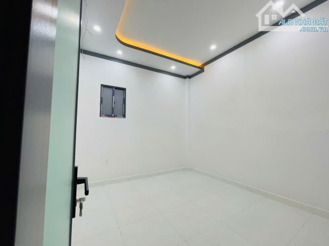 Nhà cấp 4 sổ hồng riêng, 2 phòng ngủ, ngay trung tâm ngã 3 mỹ hạnh - 7