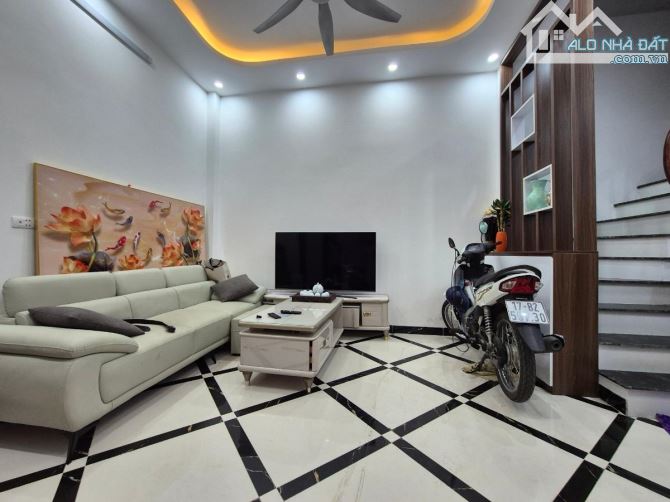 Nhà Đẹp - An cư - Phố Vip Lê Trọng Tấn - 30m2- 5 tầng- Chỉ 8 T - 7