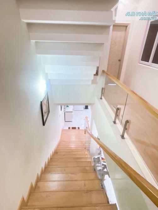 BIỆT THỰ 3 TẦNG - BÀU CÁT 2 - P14 -TÂN BÌNH-DT: 6.8*28M- 36 TỶ - 7