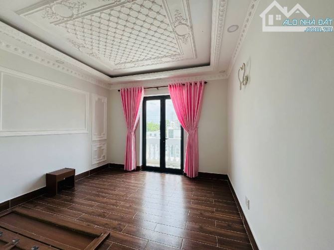 Nhà Bè - Nhà 3 tầng - 104m2 4x26 - ô tô vào nhà - Đường 10m - nhỉnh 6 tỷ - 7
