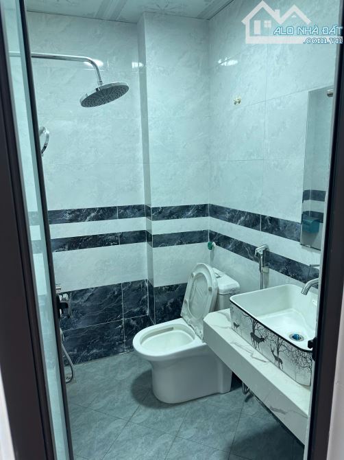 Nhà mới 5 tầng xã Tả Thanh Oai, Thanh Trì, gần ô tô, giá 5.2 tỷ - 7