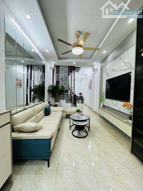 HIẾM - NGÕ THÔNG - THOÁNG TRƯỚC SAU - THOÁNG MÁT - 4 NGỦ - VỀ Ở LUÔN - 7