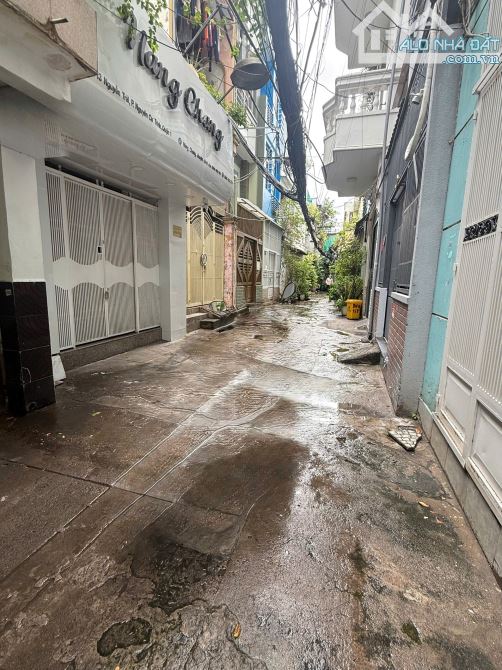 NGUYỄN TRÃI QUẬN 1 NGAY BỘ CỘNG AN DT ĐỦ 56M2, HẺM Ô TÔ CÁCH MT 20M, 4 TẦNG - 7