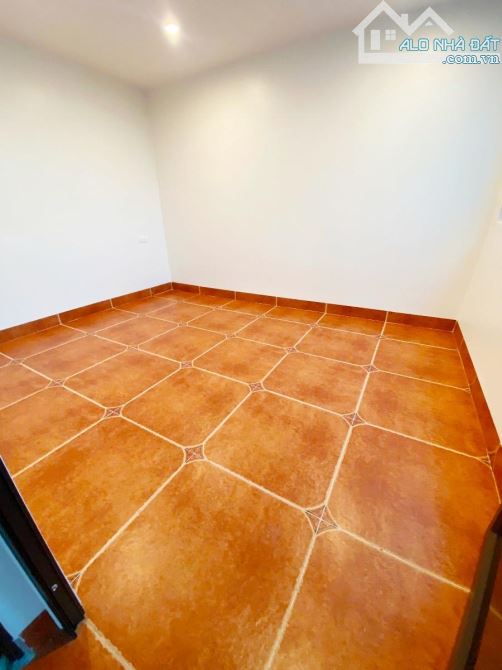 Bán nhà đẹp ở ngay Đường Láng 38m2 x5T  10.8tỷ - 8