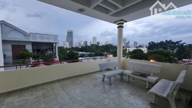 Bán nhà 3 tầng đường Nguyễn Thị Minh Khai cách biển Nha Trang 5 phút - 8