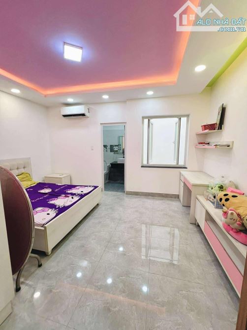 NGUYỄN SƠN TÂN PHÚ HẺM 10M 4.8❌14.2 - 4 TẦNG CHỦ XÂY TÂM HUYẾT - HOÀN CÔNG ĐỦ. GIÁ 11.5 TỶ - 8