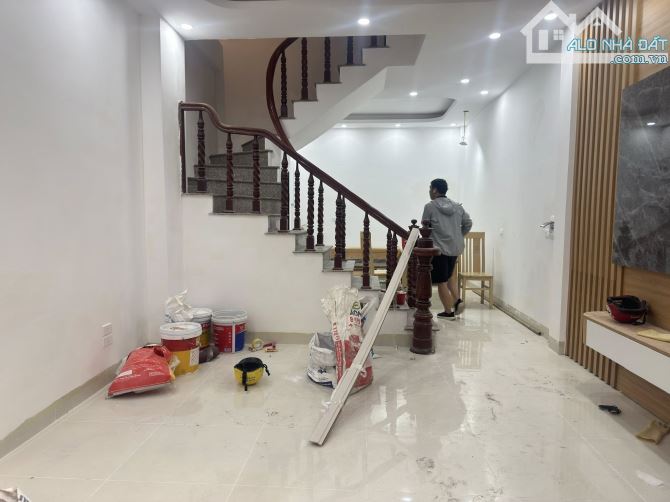 HOÀNG MAI, QUẬN HOÀNG MAI, 40M2,5 TẦNG, 30M RA ĐƯỜNG Ô TÔ TRÁNH, NHÀ ĐẸP Ở LUÔN, AN SINH Đ - 8