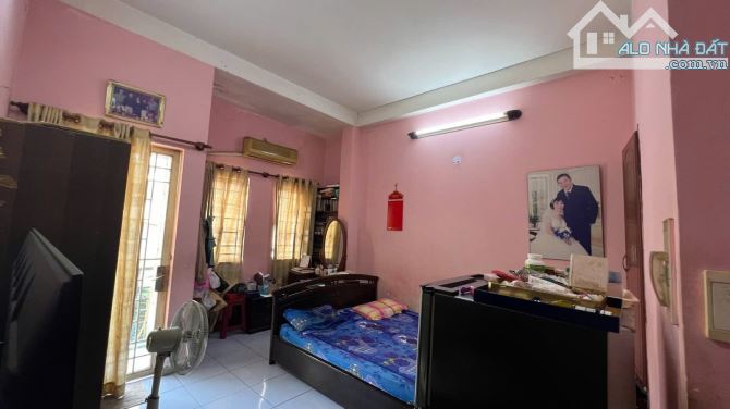NGUYỄN TRÃI QUẬN 1 NGAY BỘ CỘNG AN DT ĐỦ 56M2, HẺM Ô TÔ CÁCH MT 20M, 4 TẦNG - 8