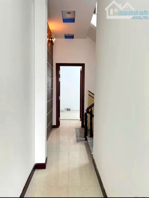 Nhà 1 Trệt 2 Lầu Sân thượng Trục chính hẻm 38 đường Trần Việt Châu - Gần chợ An Hoà - 9