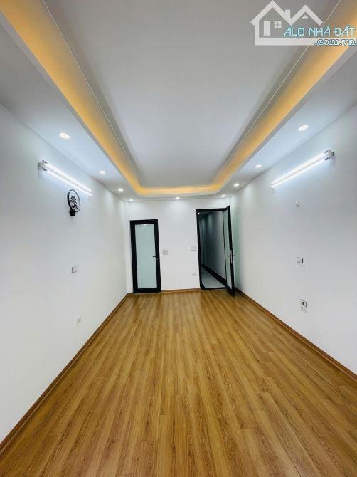 🏡 BÁN NHÀ VĂN CHƯƠNG VIEW HỒ – 60M², 7 TẦNG, THANG MÁY – GẦN Ô TÔ, GIÁ 14,98 TỶ - 9