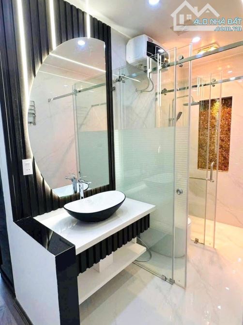 🏠 Quá Đẳng Cấp 14,5 Tỷ- Bán Nhà Mặt Đường Dân Lập Lê Chân HP-Diện tích: 135m² * 4 tầng - 9