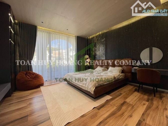 Nhà 3 Tầng 4 Phòng Ngủ Hiện Đại Nam Việt Á – D399 - 9