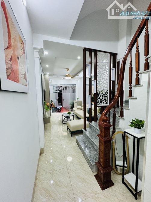 HIẾM - NGÕ THÔNG - THOÁNG TRƯỚC SAU - THOÁNG MÁT - 4 NGỦ - VỀ Ở LUÔN - 9