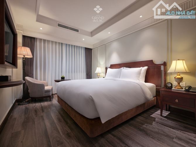 Bán Khách sạn phố Đào Duy Từ - 200m ra Hồ Gươm - 334m2 - 70 Phòng - Giá 309 Tỷ - 52 tỷ/năm - 9