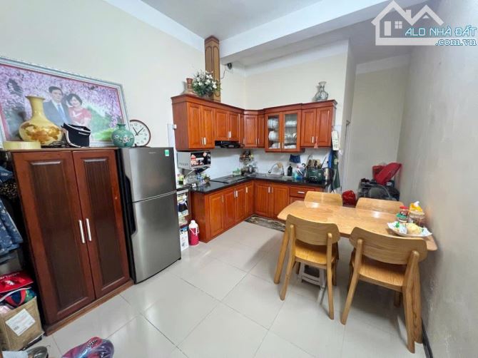 Bán gấp nhà Yên Xá 35m2 mt 3.5m 5T ngõ xe ba gác thông, tiện ích ngập tràn, giá 6.5 tỷ