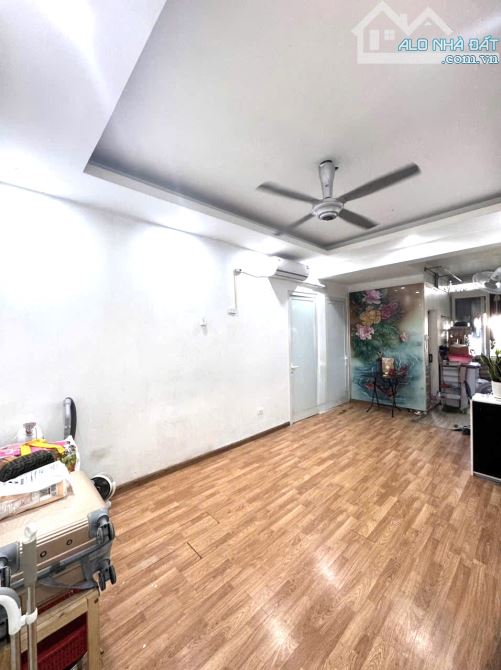 CĂN HỘ TÒA A6 KĐT NAM TRUNG YÊN CẦU GIẤY 50M2 - 2PN - 1PK 1P BẾP : 4,25 Tỷ FULL NỘI THẤT - 1