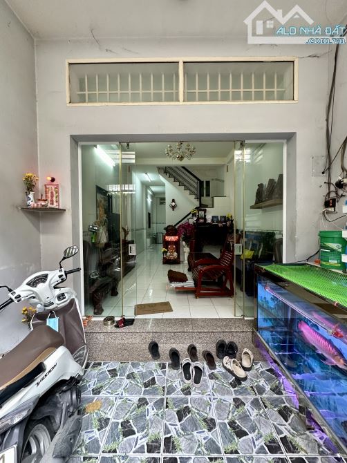 Nhà 1 trệt 1 lầu 4x16 hẻm 6m thông HƯƠNG LỘ 2 - Giá 4,86 tỉ