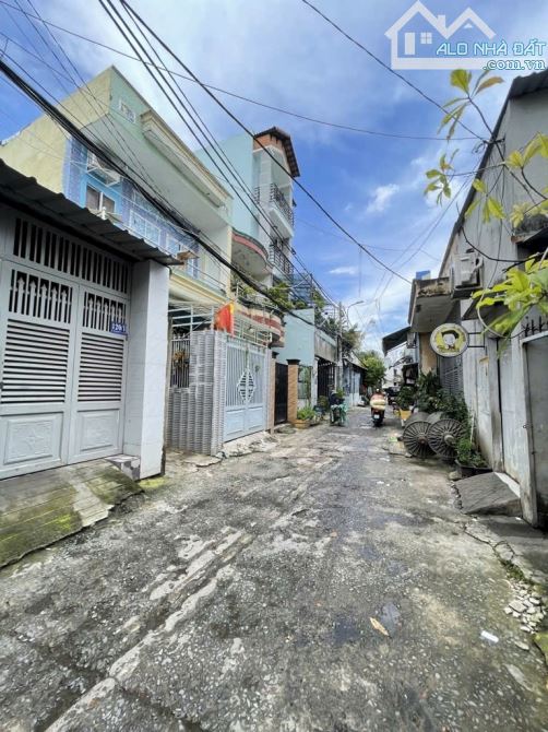 CHỢ LẠC QUANG TRƯỜNG CHINH ✅️ 107M2 3TẦNG BTCT ✅️ XE HƠI ĐỔ CỬA SHR HOÀN CÔNG ĐỦ ✅️  📍Trư - 6