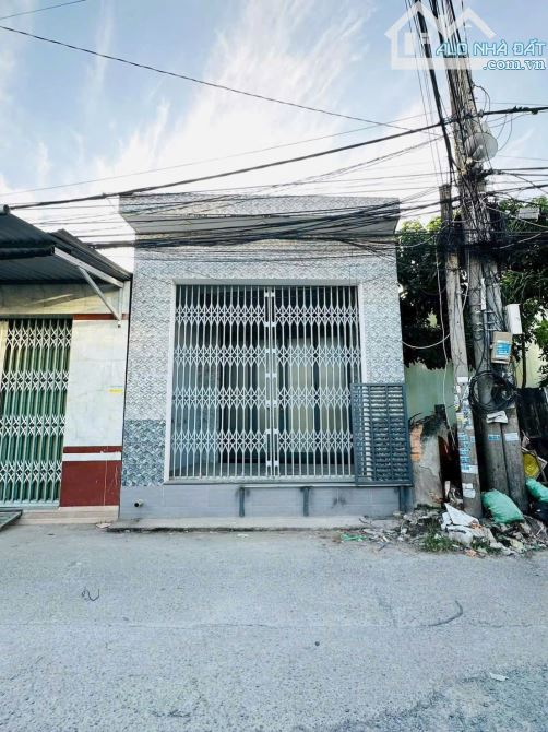 CHO THUÊ NHÀ TRỆT MỚI RỘNG TRỤC CHÍNH HẺM 876, ĐƯỜNG TRẦN NAM PHÚ.