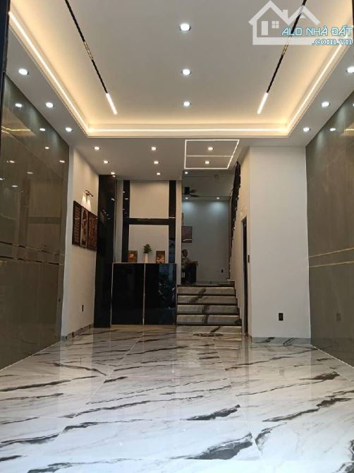 Nhà mới Gò Vấp có thang máy, gara ô tô, full nội thất cao cấp – Giá tốt