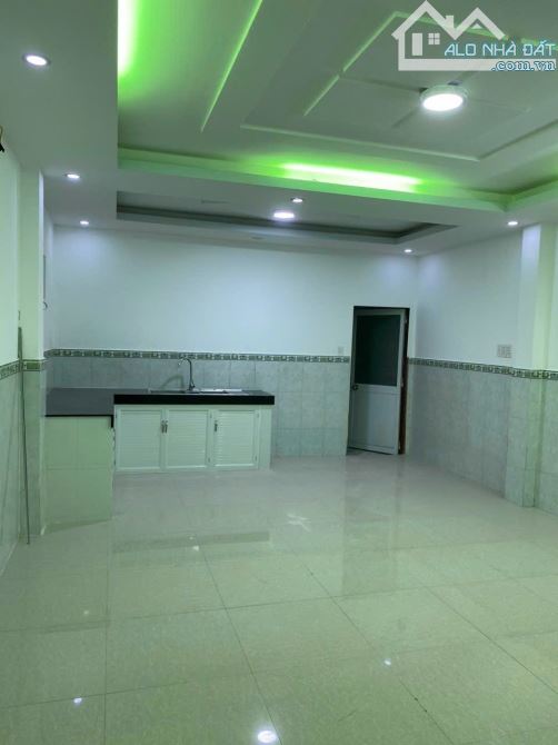 Mặt tiền Đông Hoà DĨ An, 70m2, 2 tầng, 3PN, 4 tỷ TL