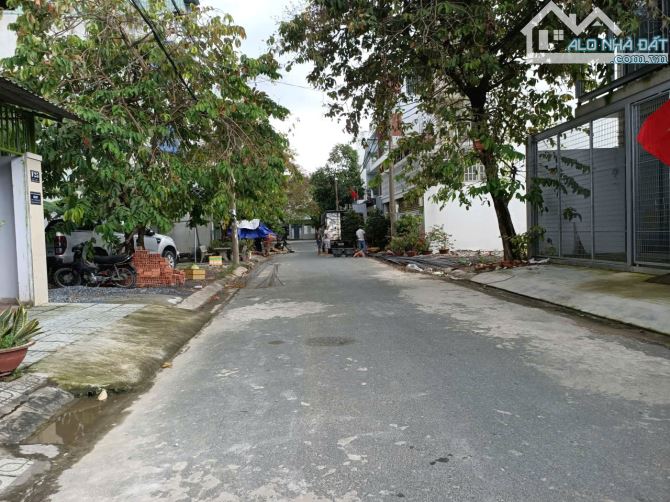 Tân Thới Hiệp Q12 - Lô Đất Mặt Tiền Bờ Kè - DT: 5m x 27m, Diện Tích Sổ  #135m2 , Giá Bán: