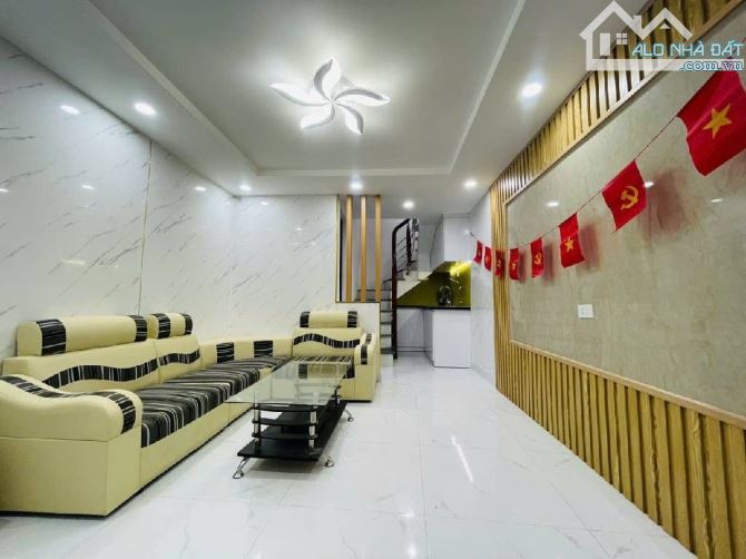 VĂN CHƯƠNG TÔN ĐỨC THẮNG DT 21M-4 TẦNG -MT,3,3M- FULL NỘI THẤT- GIÁ CHỈ 5.6 TỶ