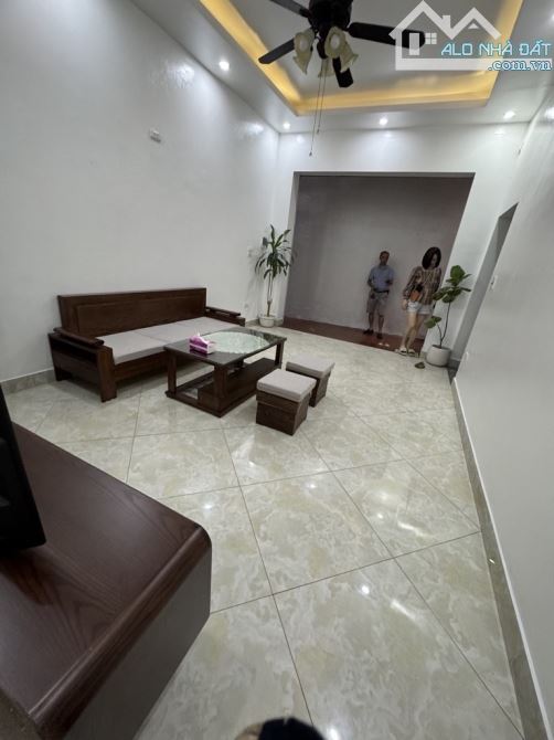 NHÀ DÂN XÂY -PHỐ HÀO NAM- DT SỔ 26M2- CHỦ MUA THÊM 10M2 = 36M2 -MT 3.8M: GIÁ CHỈ 7 TỶ