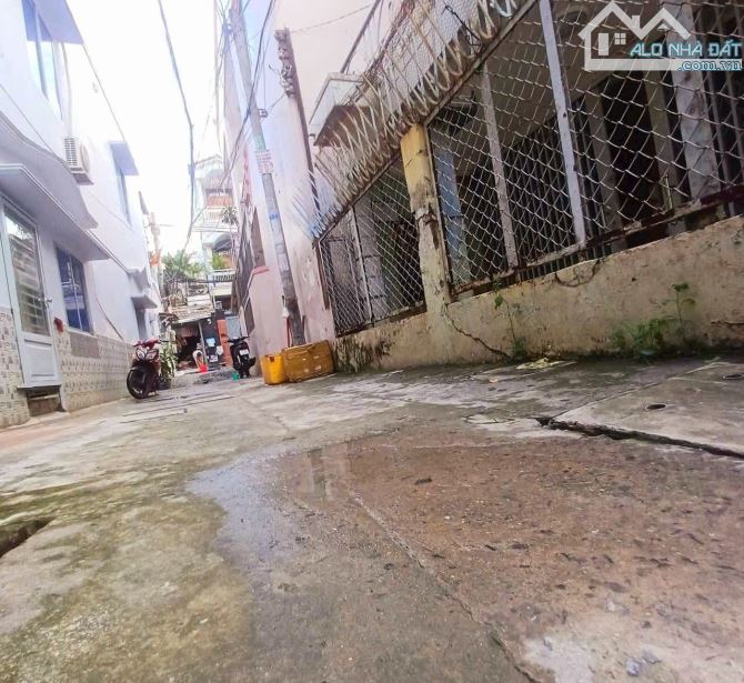 Bán nhà Quận 7 - ngang 6m - chỉ 6.x tỷ - kế bên KDC Nam Long - Trần Trọng Cung