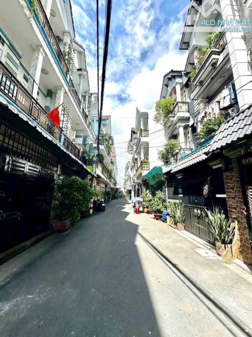 🔥 BÁN GẤP NHÀ 3 TẦNG ĐẸP – HT13, HIỆP THÀNH 🔥