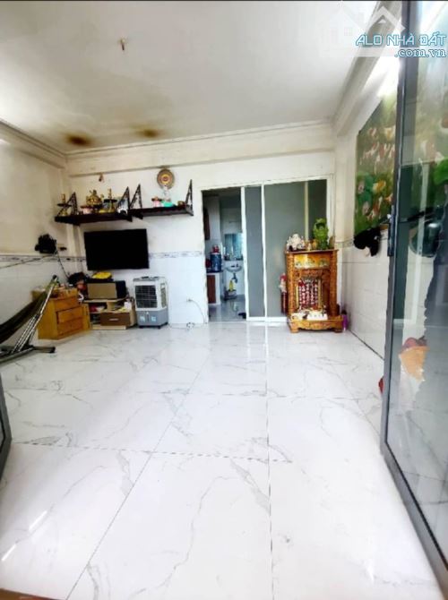 Bán nhà sát vách Tên Lửa 38m2 2 tầng nhỉnh 4 tỷ dân cư hiện hữu