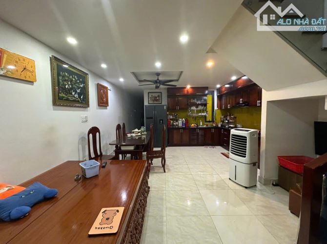 Bán nhà 3 tầng đường Trần Khánh Dư , khu phố An Thượng gần biển Mỹ Khê Đà Nẵng