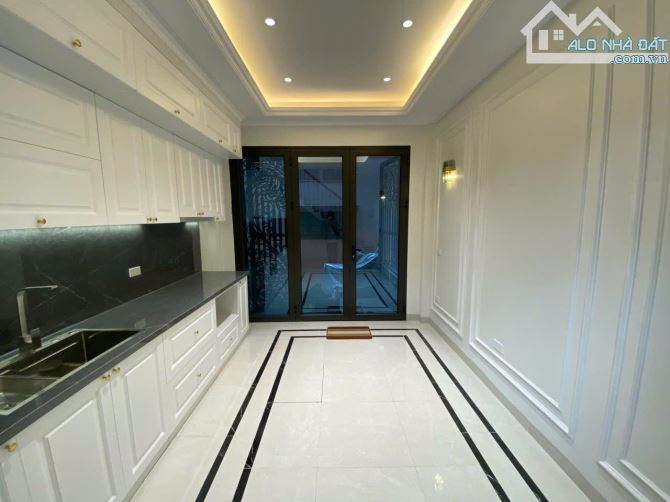CHIẾN THẮNG-HÀ ĐÔNG, 30m ra đến mặt đường Chiến Thắng, nhà 5 tầng, 3PN+4NVS