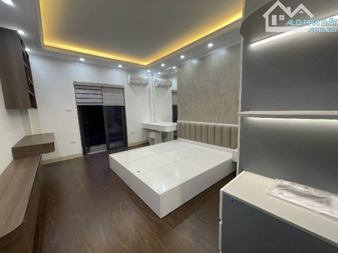 BÁN NHÀ ÔTÔ ĐỖ CỬA - FULL NỘI THẤT XỊN SÒ - QUY HOẠCH ĐƯỜNG 9M VỈA HÈ TRƯỚC NHÀ - TƯƠN