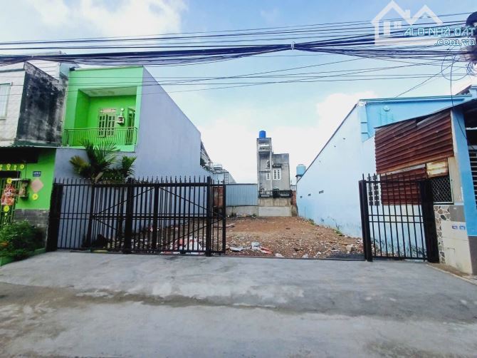 Đất Đẹp Vuông Vức ( 10M x 20M ) xây biệt thự , kho xưởng , Q12
