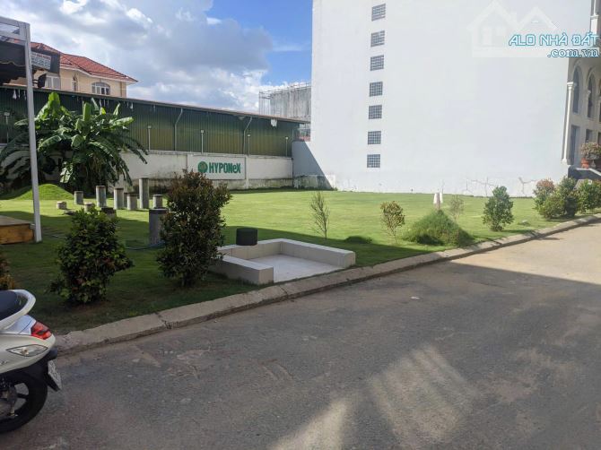 Chủ ngộp giảm 3 tỷ bán đất compound Nguyễn Văn Hưởng_Thảo Điền_10x25_XD 7 tầng
