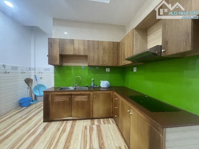 Nhà siêu rộng 76m2 - 4x19 - có 3 phòng ở ngay 86 Ni Sư Huỳnh Liên, Tân Bình