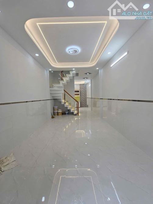 NHÀ 2 TẦNG MỚI ĐẸP NGUYỄN SƠN - 45M2  NỞ HẬU - HẺM 5M THOÁNG -  GIÁ CHỈ HƠN 4 TỶ