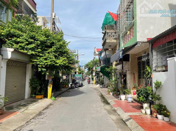Bán lô đất mặt đường tuyến 2 Trại Chuối, Hồng Bàng DT: 146m MT: 11.7m Giá: 57tr/m Ms Minh
