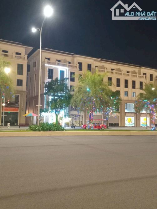 Bán liền kề Ocean Park 2, kinh doanh, ở sướng, 65m, 9.3 tỷ