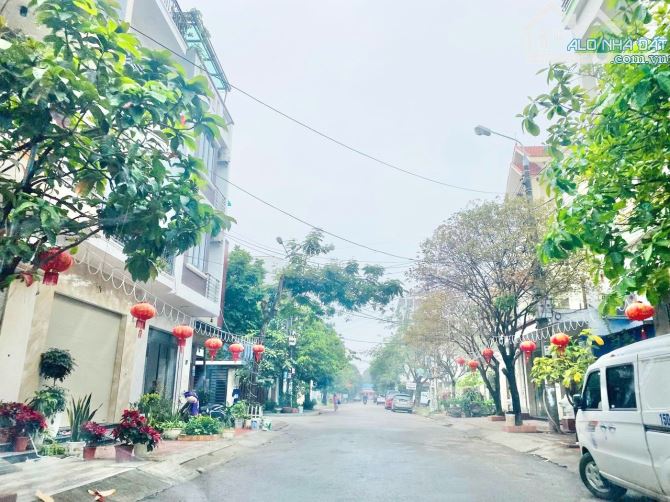 Bán lô đất khu phân lô Hồ Đá, Hồng Bàng DT: 59m Mt: 4.5m Giá: 56tr/m Ms Minh