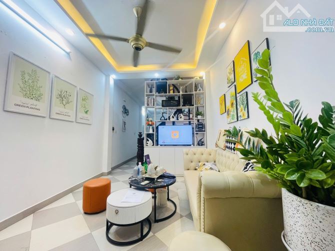 BÁN NHÀ TRẦN CUNG CẠNH KĐT NAM CƯỜNG, 40M2, 5 TẦNG, MT 4M, NHÀ ĐẸP NỘI THẤT XỊN, GIÁ 9 TỶ