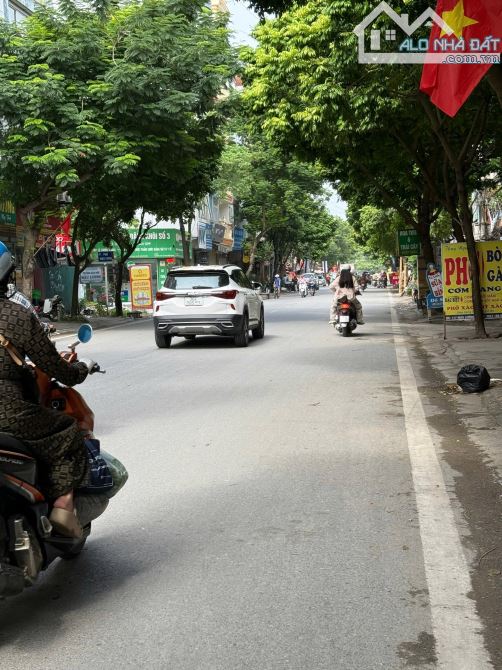 Gấp Nhà 5 tầng Thang Máy, xây mới kinh doanh, ngõ chính, thông , to.. Giá đầu tư Hơn 7 tỷ